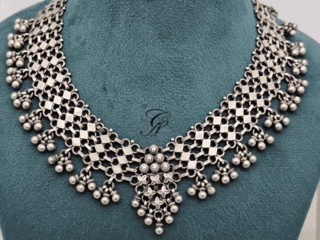 Lattice Charm Antique Silver Necklace in 925 Silver