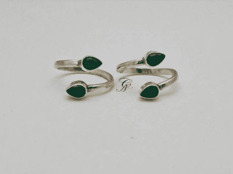Emerald Glow Sterling Silver Adjustable Toe Ring in 925 Silver