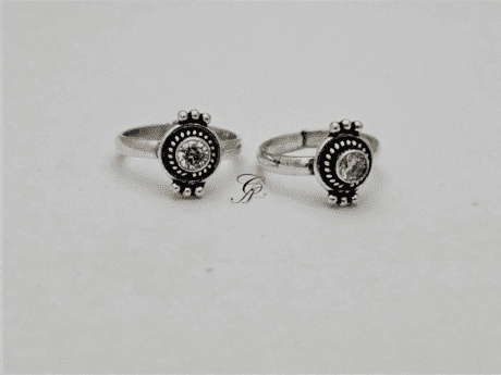 Silver Gleam Sterling Silver Antique Adjustable Toe Ring