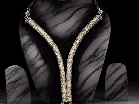 Haslee V-Shaped Chitai Carving Necklace in 925 Silver