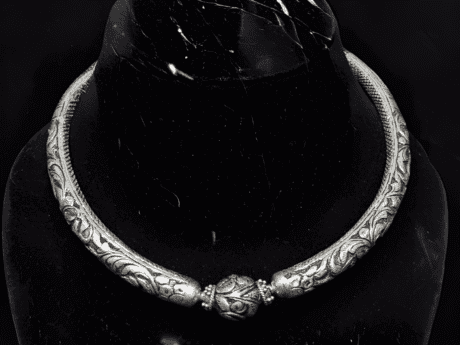 Haslee Ball Design Chitai Carving Necklace