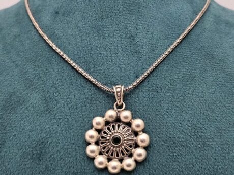 Emerald Blossom Set in 925 Silver