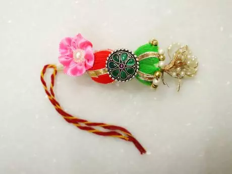 Beautifully hancrafted Lumba with attached 925 silver gift for bhabhi