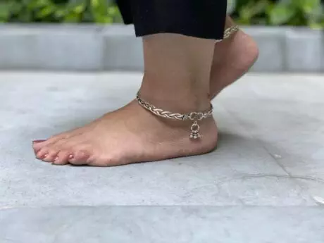 Polish Carving Leg kada Payal With Gunghroo