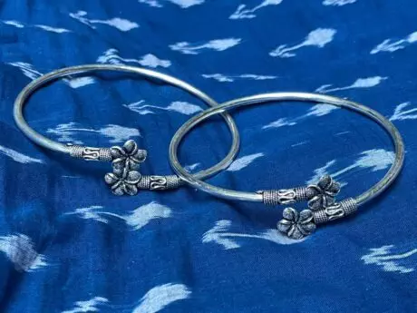 Antique Flower Design Leg Kada Payal in 925 Silver