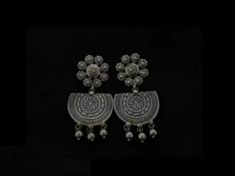 Floral Radiance Antique Earrings in 925 Silver