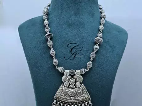 Elegant Fine Work Long Pendant Necklace