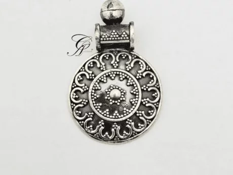 Antique Rava Work Floral Circle Pendant in 925 Silver