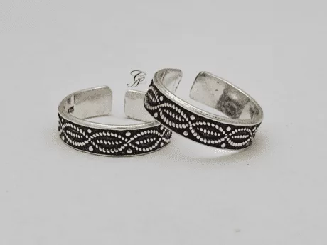 Rava Glow Antique Adjustable Toe Ring in 925 Silver
