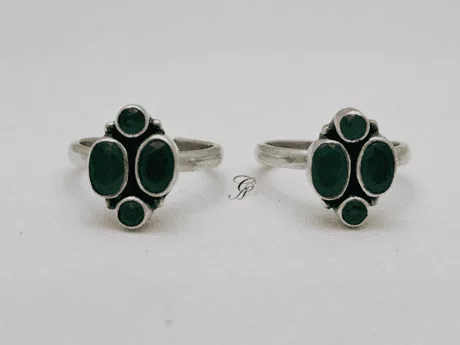 Emerald Elegance Sterling Silver Adjustable Toe Ring in 925 Silver