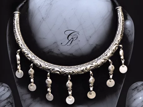Haslee Fish & Circle Charm Necklace in 925 Silver