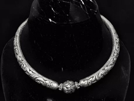 Haslee Ball Design Chitai Carving Necklace