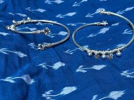 Antique Flower and Ghungroo Charm Design Leg Kada Payal in 925 Silver
