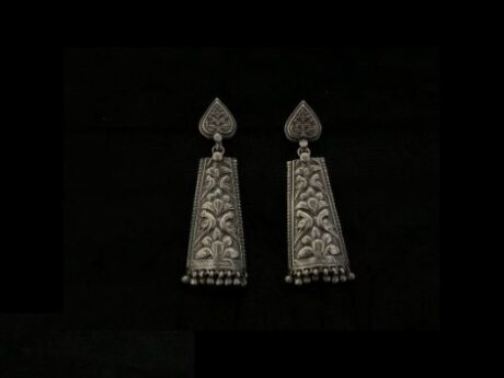 Leaf & Bloom Dangle Earrings in 925 silver