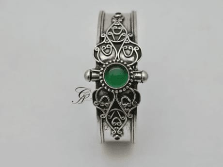 Verdant Elegance Kada Bangle in 925 silver