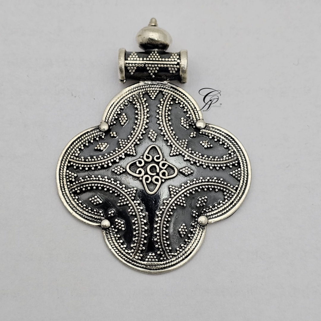 Antique Rava Work Silver Pendant in 925 Silver