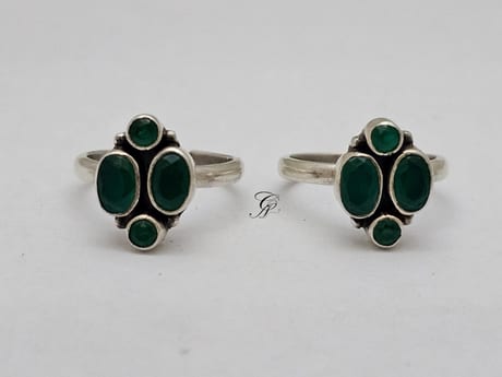 Emerald Elegance Sterling Silver Adjustable Toe Ring in 925 Silver