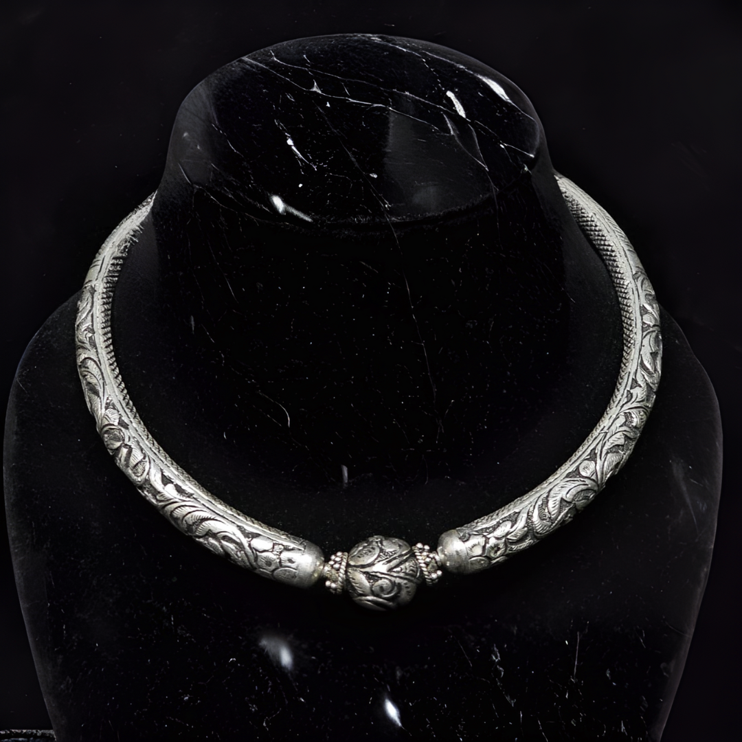 Haslee Ball Design Chitai Carving Necklace