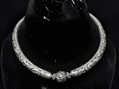 Haslee Ball Design Chitai Carving Necklace