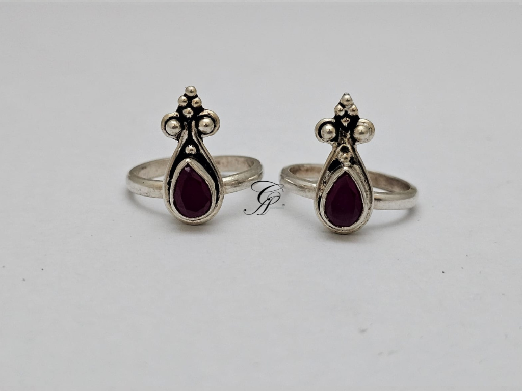 Ruby Glow Sterling Silver Antique Adjustable Toe Ring in 925 Silver