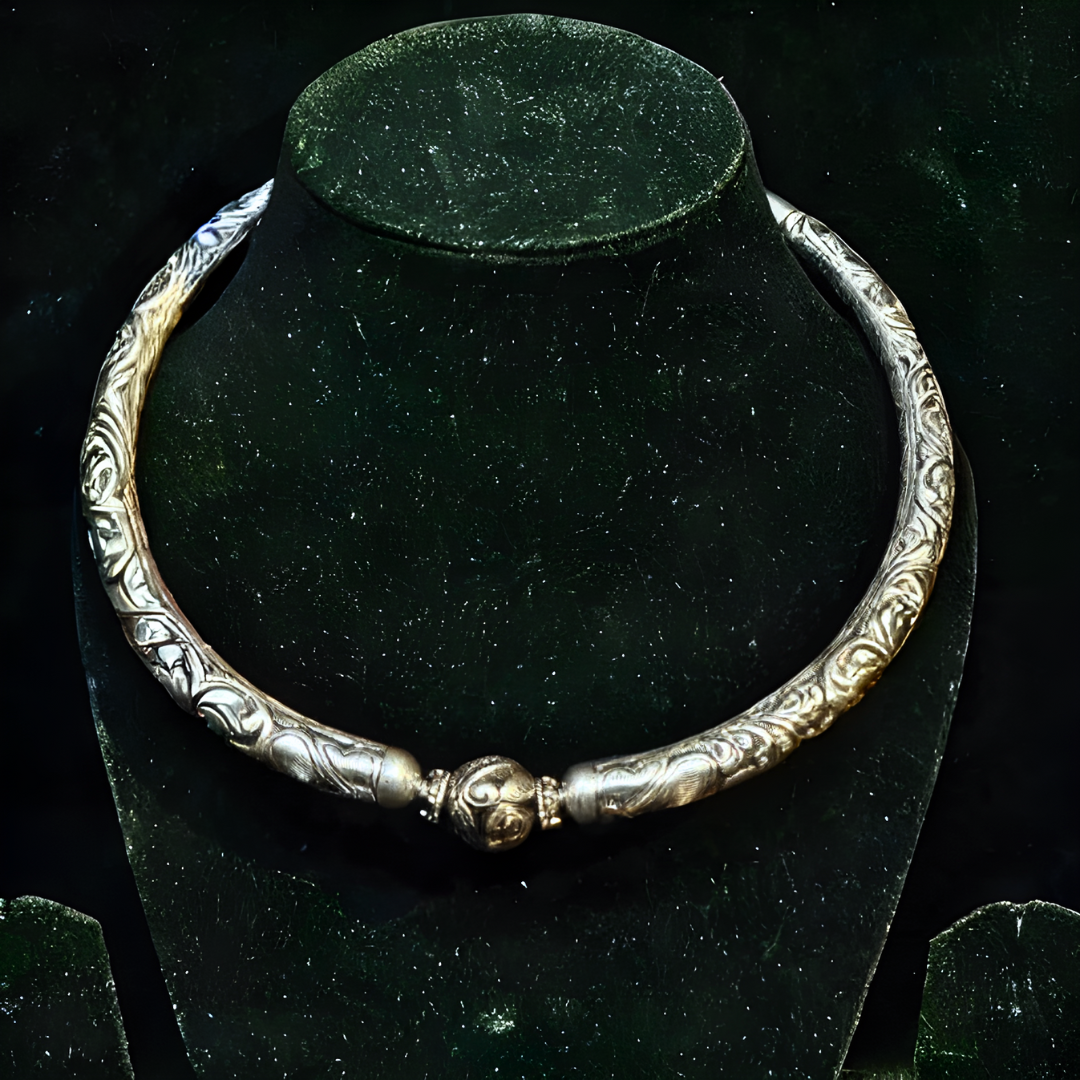 Haslee Ball Chitai Carving Necklace in 925 Silver