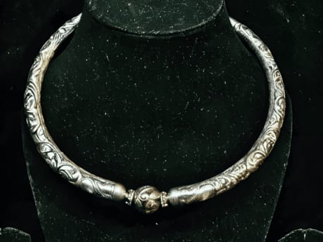 Haslee Ball Chitai Carving Necklace in 925 Silver